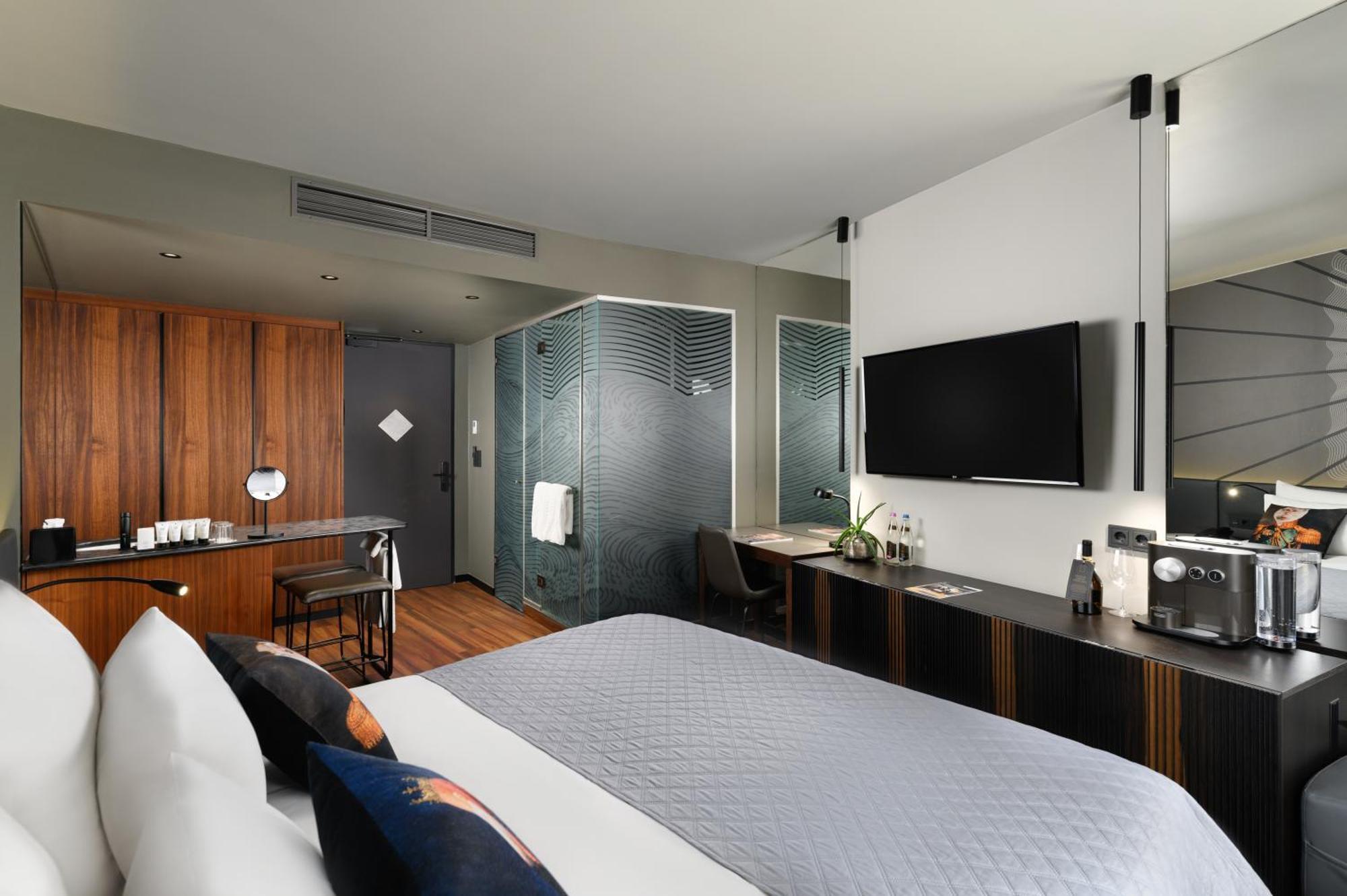 Clark - Adults Only 5* Budapest